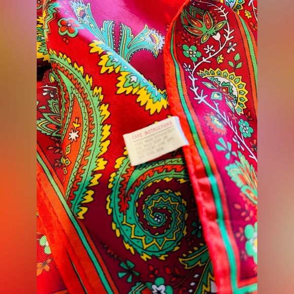 PAOLI Paisley Floral Scarf Red Yellow 27”x27” Made in Japan - Picture 9 of 13